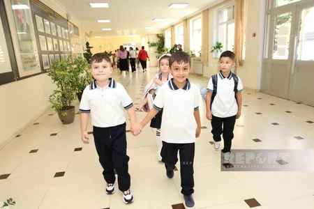 Məktəblərdə ilk dərs günü həyəcanı - FOTOREPORTAJ
