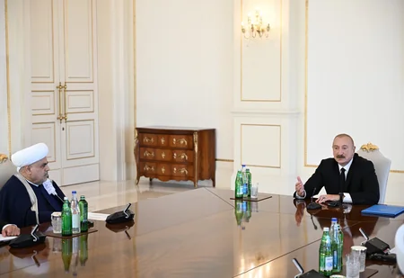 İlham Əliyev Bakıda keçirilən beynəlxalq konfransların iştirakçılarını qəbul edib