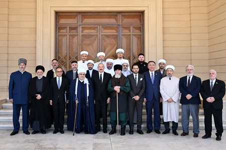 İlham Əliyev Bakıda keçirilən beynəlxalq konfransların iştirakçılarını qəbul edib