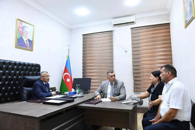 Rövşən Rzayev vətəndaş qəbulu keçirib