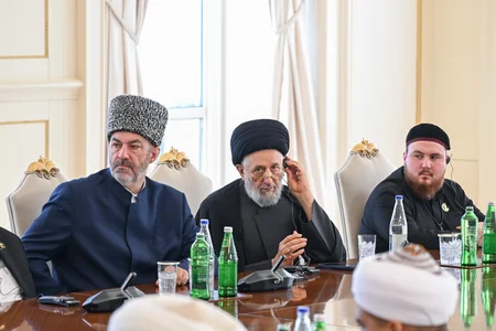 İlham Əliyev Bakıda keçirilən beynəlxalq konfransların iştirakçılarını qəbul edib