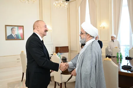 İlham Əliyev Bakıda keçirilən beynəlxalq konfransların iştirakçılarını qəbul edib