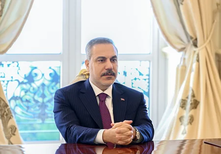 İlham Əliyev Türkiyənin xarici işlər nazirini qəbul edib