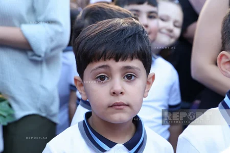 Məktəblərdə ilk dərs günü həyəcanı - FOTOREPORTAJ