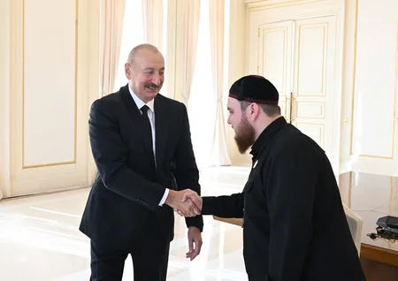 İlham Əliyev Bakıda keçirilən beynəlxalq konfransların iştirakçılarını qəbul edib
