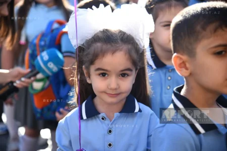 Məktəblərdə ilk dərs günü həyəcanı - FOTOREPORTAJ