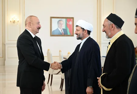 İlham Əliyev Bakıda keçirilən beynəlxalq konfransların iştirakçılarını qəbul edib