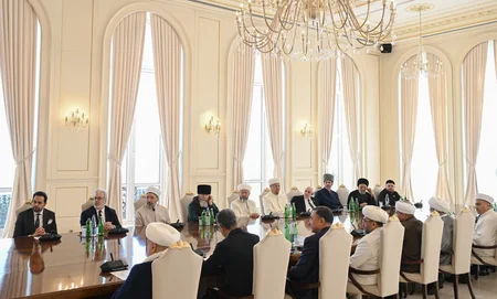İlham Əliyev Bakıda keçirilən beynəlxalq konfransların iştirakçılarını qəbul edib