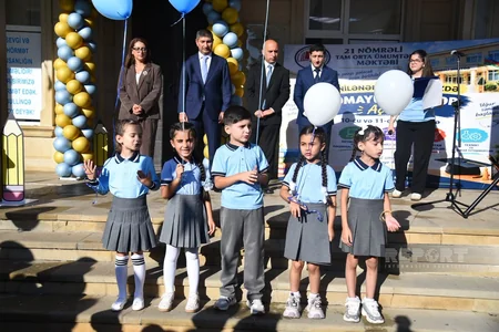 Məktəblərdə ilk dərs günü həyəcanı - FOTOREPORTAJ