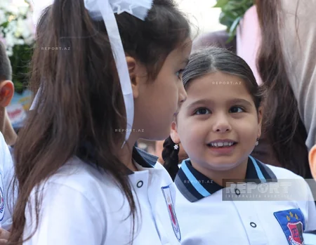 Məktəblərdə ilk dərs günü həyəcanı - FOTOREPORTAJ