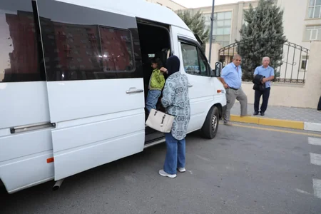 Xocavəndə, Qırmızı Bazar qəsəbəsinə və Quzeyxırman kəndinə köç karvanları yola salınıb