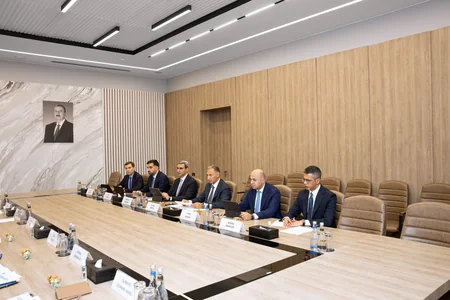 ADB ilə Azərbaycanın nəqliyyat infrastrukturunun modernləşdirilməsi müzakirə edilib