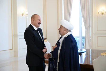 İlham Əliyev Bakıda keçirilən beynəlxalq konfransların iştirakçılarını qəbul edib