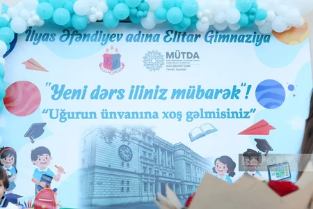 Məktəblərdə ilk dərs günü həyəcanı - FOTOREPORTAJ