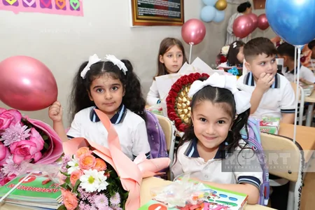 Məktəblərdə ilk dərs günü həyəcanı - FOTOREPORTAJ