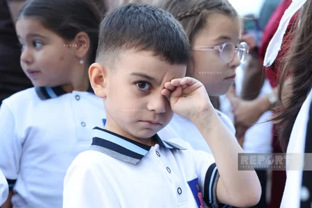 Məktəblərdə ilk dərs günü həyəcanı - FOTOREPORTAJ