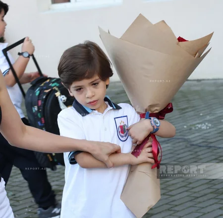 Məktəblərdə ilk dərs günü həyəcanı - FOTOREPORTAJ