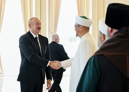 İlham Əliyev Bakıda keçirilən beynəlxalq konfransların iştirakçılarını qəbul edib