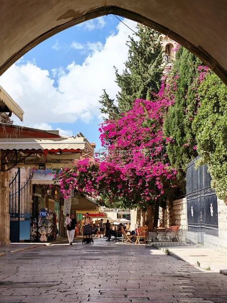 Israel from Jerusalem to Tel Aviv: Country of amazing contrasts