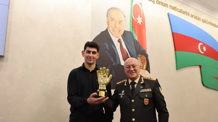 Kəmaləddin Heydərov könüllülərin sertifikatlarla təltifetmə mərasimində iştirak edib