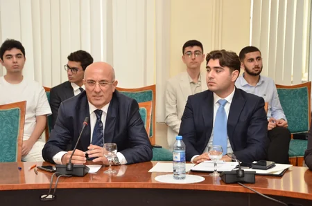 Dövlət Suverenliyi Gününə həsr olunmuş ekspert müzakirəsi keçirilib