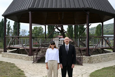 Prezident Şamaxıda Pir Ömər Sultan ziyarətgahında aparılan konservasiya işləri ilə tanış olub - YENİLƏNİB