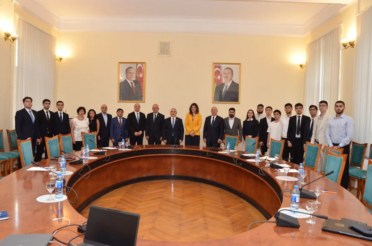 Dövlət Suverenliyi Gününə həsr olunmuş ekspert müzakirəsi keçirilib