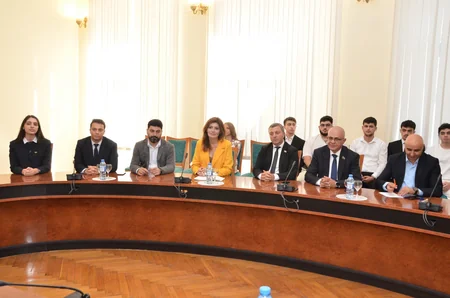 Dövlət Suverenliyi Gününə həsr olunmuş ekspert müzakirəsi keçirilib