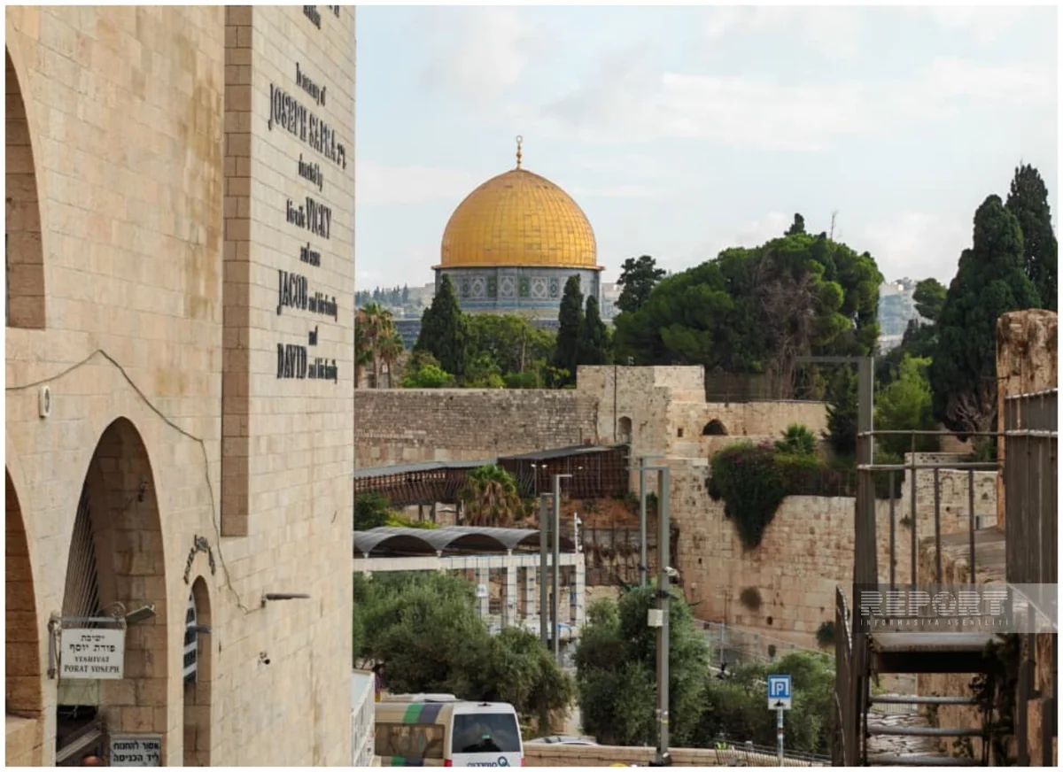 Israel from Jerusalem to Tel Aviv: Country of amazing contrasts