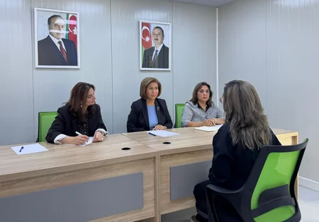Bahar Muradova Kǝlbəcǝrdə vətəndaşları qəbul edib