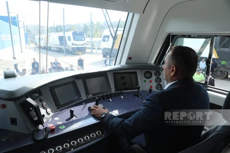Azerbaijan Railways purchases 7 locomotives from China