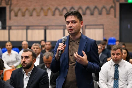 Fərid Qayıbov idman federasiyalarının nümayəndələri ilə 28-ci görüşünü keçirib