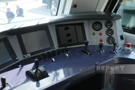 Azerbaijan Railways purchases 7 locomotives from China
