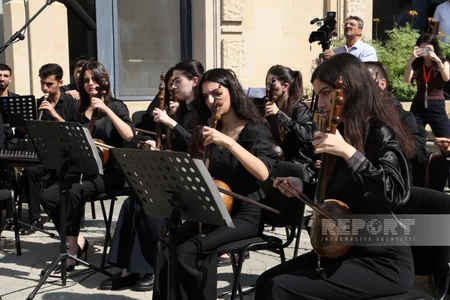 XVIII Beynəlxalq Musiqi Festivalı çərçivəsində açıq havada konsert proqramı nümayiş olunub