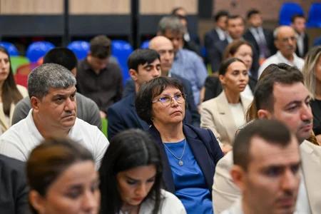 Fərid Qayıbov idman federasiyalarının nümayəndələri ilə 28-ci görüşünü keçirib