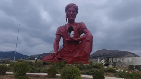 Rəşad Ələkbərov: Nəsiminin Şamaxıda ucaldılan abidəsi 5 ilə hazırlanıb