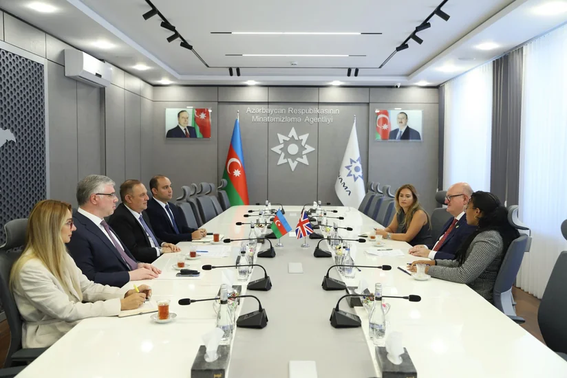 Azərbaycan və Böyük Britaniya arasında humanitar minatəmizləmədə gələcək layihələr müzakirə edilib