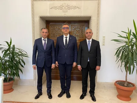 Prezidentin xüsusi nümayəndəsi Qarabağ bölgəsinin Rumıniya regionları ilə əlaqələrinin qurulmasını müzakirə edib