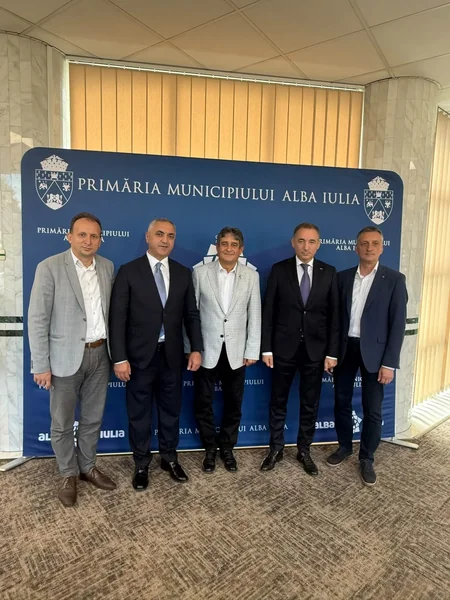 Prezidentin xüsusi nümayəndəsi Qarabağ bölgəsinin Rumıniya regionları ilə əlaqələrinin qurulmasını müzakirə edib