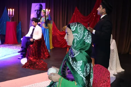 Xankəndidə türkdilli ölkələrin qadın rəssamlarının incəsənət simpoziumu və sərgisi keçirilib
