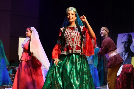 Xankəndidə türkdilli ölkələrin qadın rəssamlarının incəsənət simpoziumu və sərgisi keçirilib