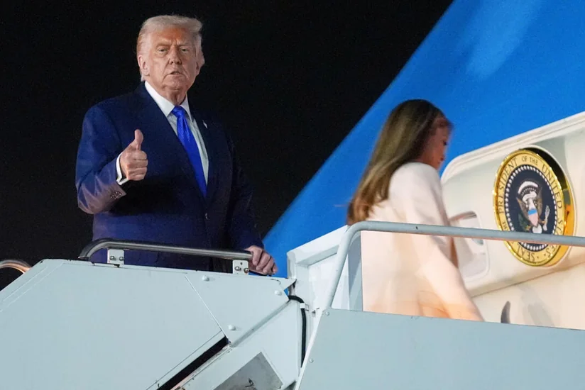 Donald Tramp vaxtından əvvəl Vaşinqtona qayıdıb