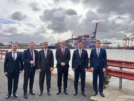 ADY, Port of Hamburg sign cooperation protocol