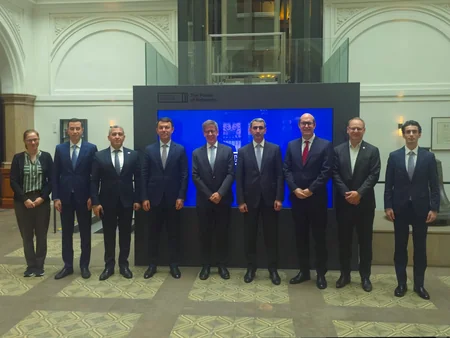 ADY, Port of Hamburg sign cooperation protocol