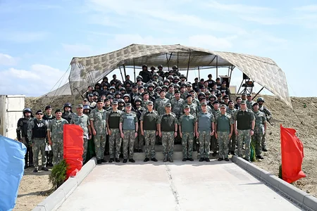 Zakir Hasanov observes combat readiness of military police