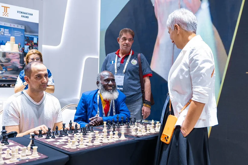 AŞF rəsmisi İlahə Qədimova Ümumdünya Şahmat Olimpiadasında seans keçirib