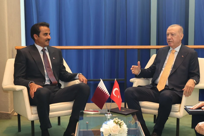 Ərdoğan qətərli həmkarı ilə regional və qlobal məsələləri müzakirə edib