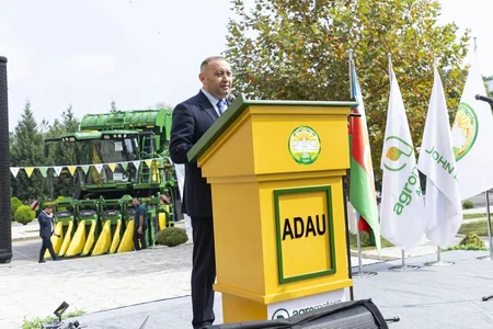John Deerein yeni nəsil pambıqyığan kombaynları təqdim olunub