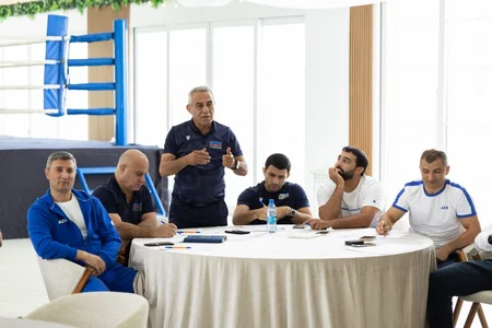 Azərbaycanın güləş millilərinin məşqçiləri üçün təlim proqramı təşkil olunub