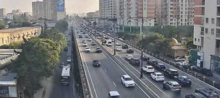 Bakının bəzi yollarında nəqliyyatın sıxlığı müşahidə olunur